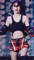 Sakura Miyawaki 宮脇 咲良 | LESSERAFIM - Video