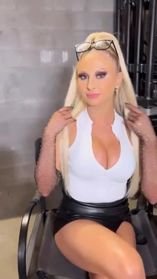 Danni Ellexo aka Harley Cameron Brand Army - Video