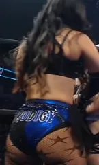 Roxanne Perez/Rok-C - WWE NXT - Video