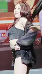 Huh Yunjin 허윤진 | LESSERAFIM - Video