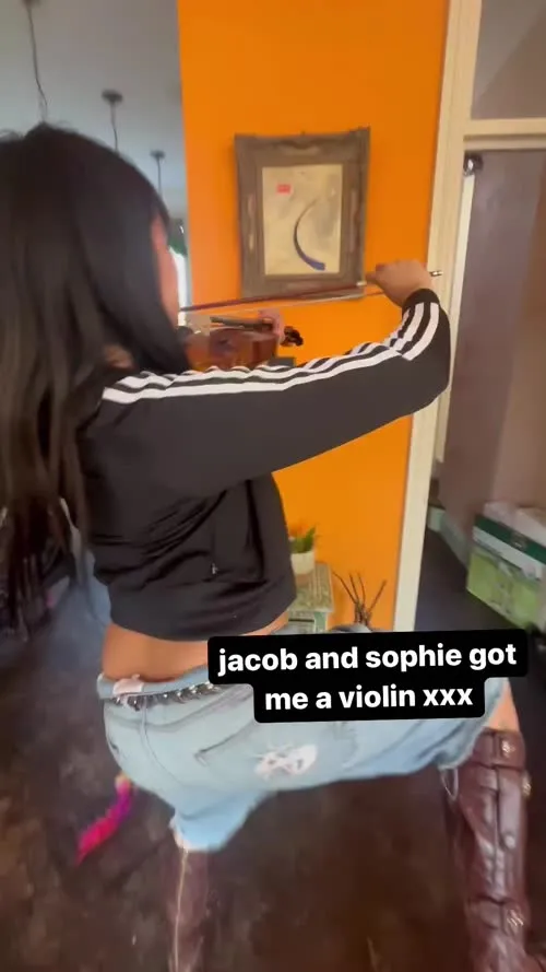 beabadoobee radvxz - Video