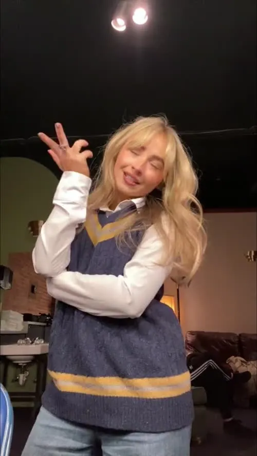 Sabrina Carpenter - Video