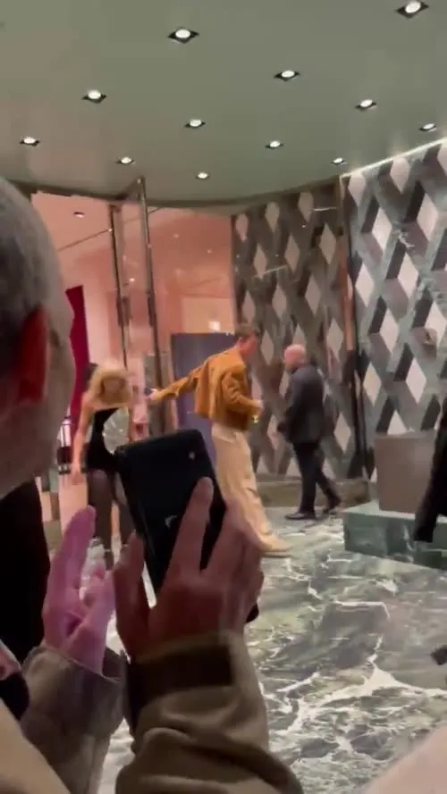 Sabrina Carpenter - Video
