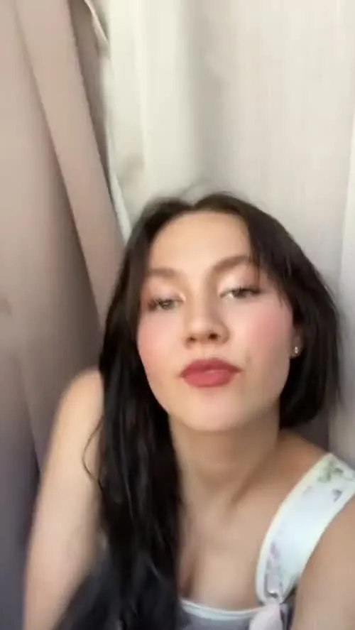 Iris Apatow - Video