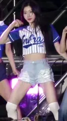 Chaeryeong - ITZY (채령) - Video