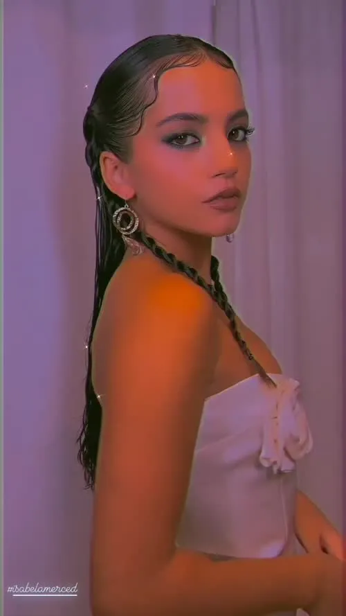 Isabela Merced - Video