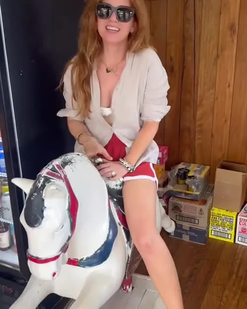 Isla Fisher - Video