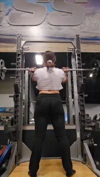 Sophia Burns - It's leg day 1