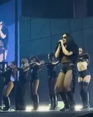 Demi Lovato - It’s not that deep tour night 1!!! Wow I love you all so much!!! Thank you Orlando 🤍🤍🤍🤍
