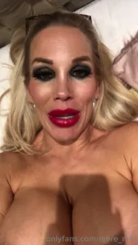 Rebecca More / Rebecca Moore - Video