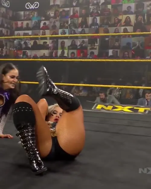 Toni Storm - Jerk to divas (20230610 160200)