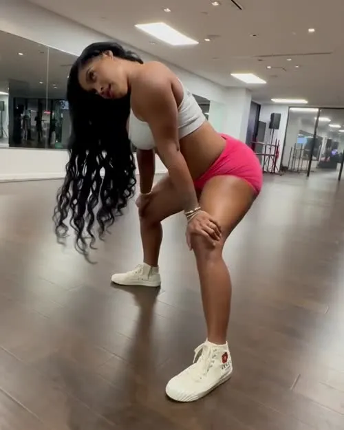 Joseline Hernandez aka "The Puerto Rican Princess" - Video