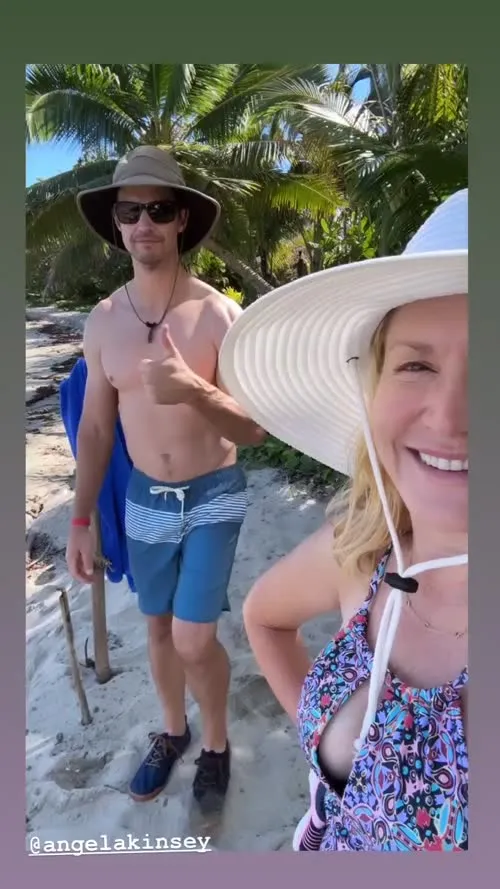 Angela Kinsey - Video