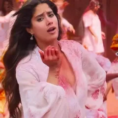 Janhvi Kapoor - JsyFYwNY Gs
