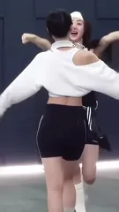 Kim Chaewon 김채원 [Le Sserafim] - Video #219510