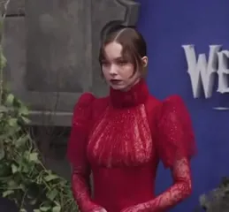Emma Myers - Video