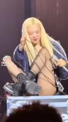 Rosé || Roseanne Park - BLΛƆKPIИK ( BLACKPINK ) - Video