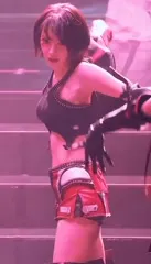 Sakura Miyawaki 宮脇 咲良 | LESSERAFIM - Video