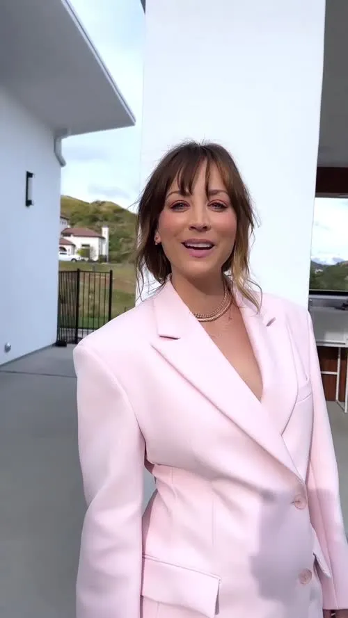 Kaley Cuoco - Video #223855