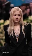 Rosé || Roseanne Park - BLΛƆKPIИK ( BLACKPINK ) - Video