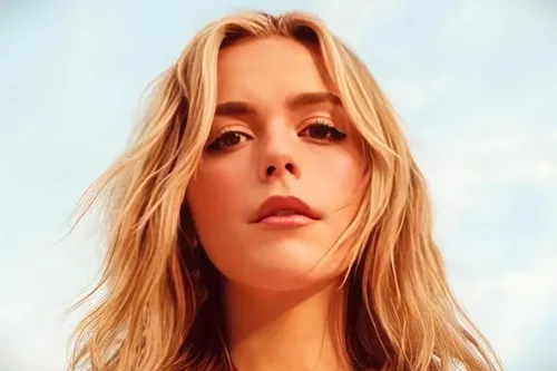 Kiernan Shipka