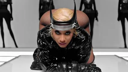 Nicki Minaj - Kmmm 8Up9iR