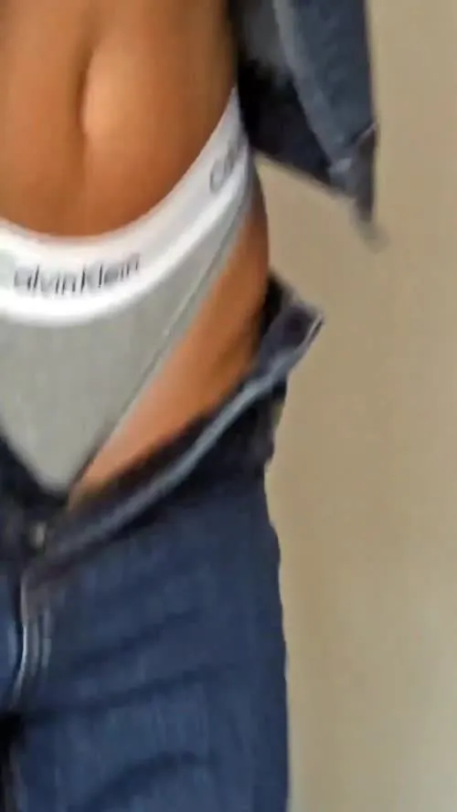 Kendall Jenner - Knjndnkcjy23
