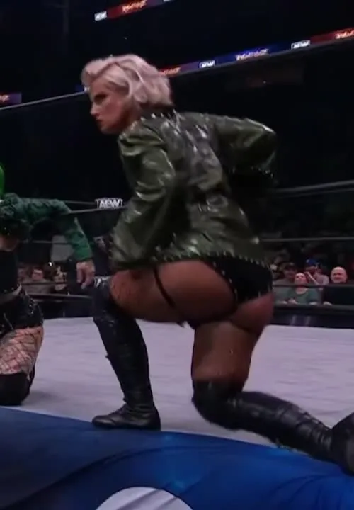 Toni Storm - Video