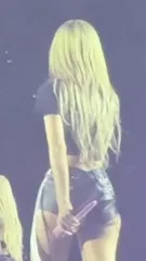 Lisa | BLΛƆKPIИK (Blackpink) - T