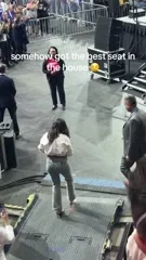 Alexandria Ocasio-Cortez / AOC - L npqEQH8ML
