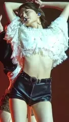 Hong Eunchae 홍은채 | LESSERAFIM - Video