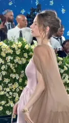 Maya Hawke - Video