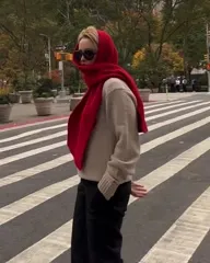 Kathryn Newton - Video