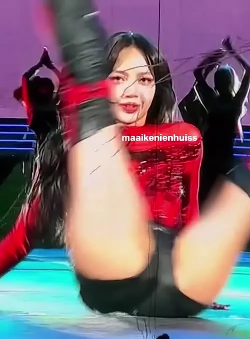 Lisa | BLΛƆKPIИK (Blackpink) - Lisa split 1