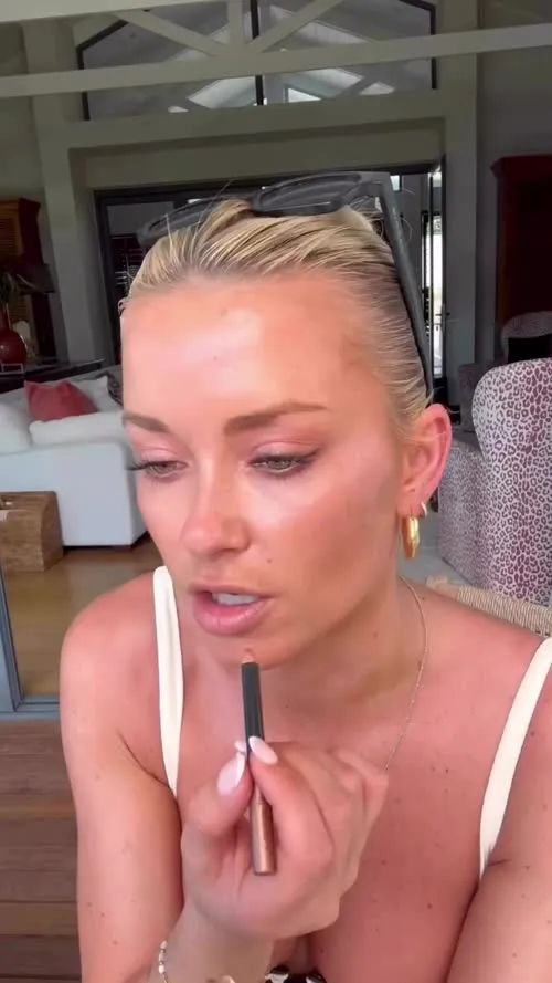 Liv Bentley / Olivia Bentley - Video