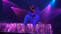 Little Caprice - Live lesbian show in Oslo - Sexhibition