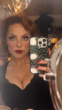 Elizabeth Gillies - Video