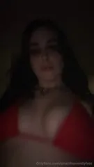 Chloe Belle - Video