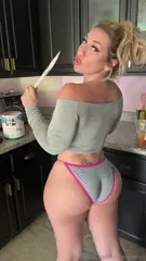 Mia James - Video