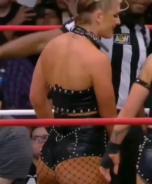 Toni Storm - Video