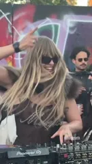Victoria De Angelis (Maneskin bassist) - Video #378973