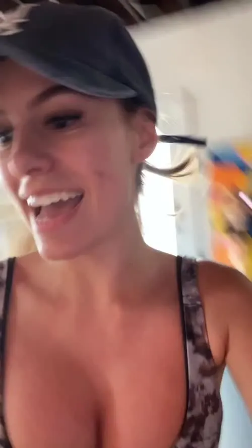 Madisyn Shipman - Video