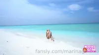 Marina gold | marinagoldxx - Masturbating at the beach