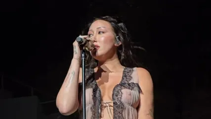 Noah Cyrus - Video