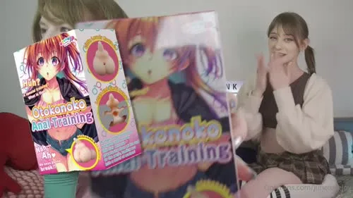 Melody Marks - @melodymarksx and I try out some OtonaJP toys together.