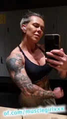 crazyxbody / musclegirlxxx - Video