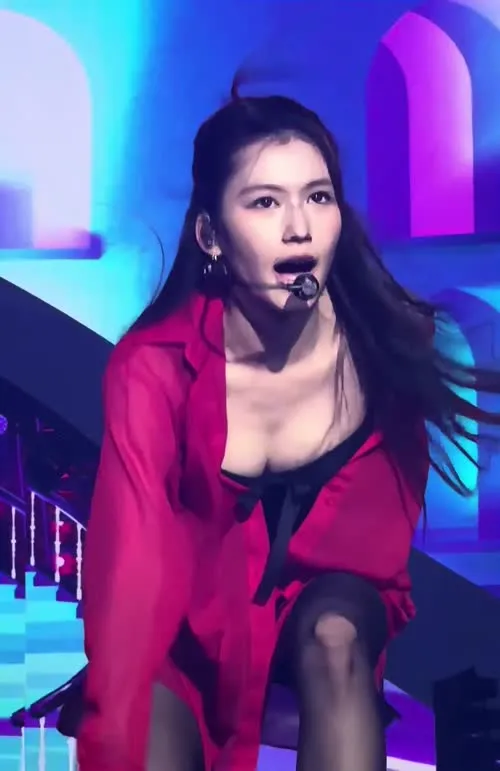 Minatozaki Sana (TWICE) - Video