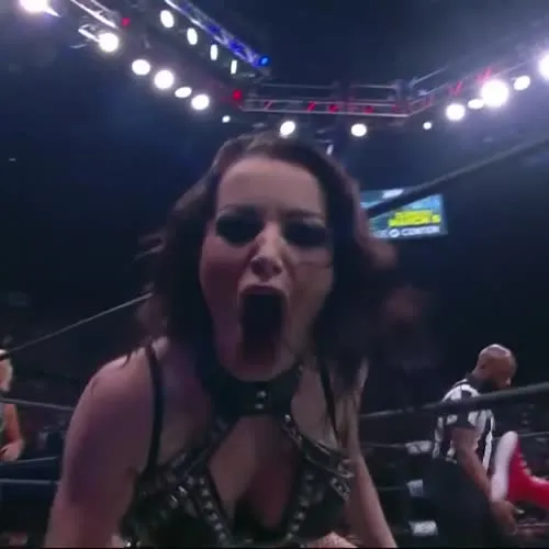 WWE's Paige / Saraya Bevis - Video