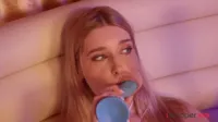Freya Mayer - Mo