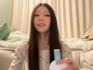 Sakai Moka - ILLIT - Mokaspic